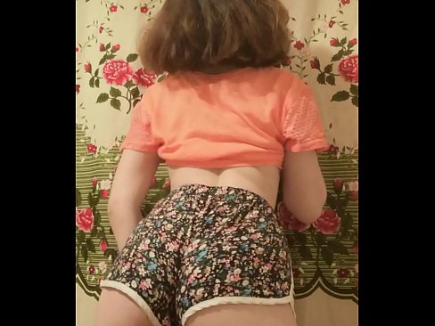 ❤️ Mozo sexy quitándose os calzóns ante a cámara ❌ Porno duro en nós ☑