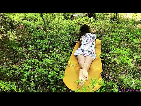 ❤️ Stranger on Tinder masturba a miña coña e fode apaixonadamente no bosque ❌ Porno duro en nós ☑
